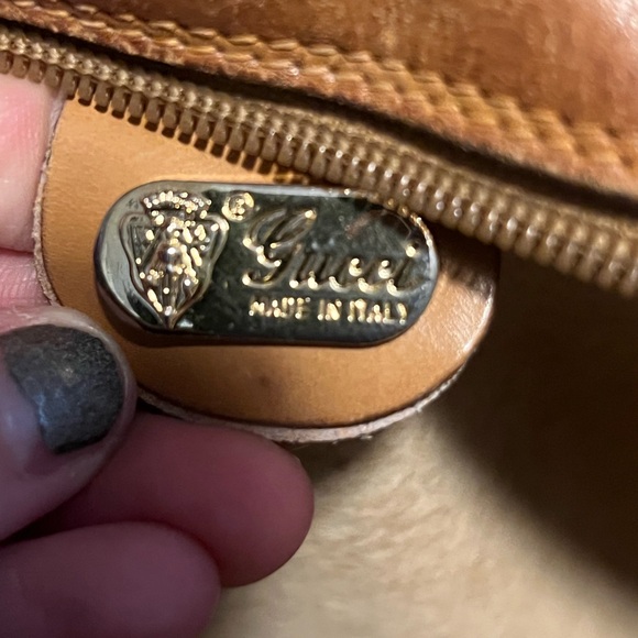 Vintage Gucci Signature Crossbody - Picture 16 of 16